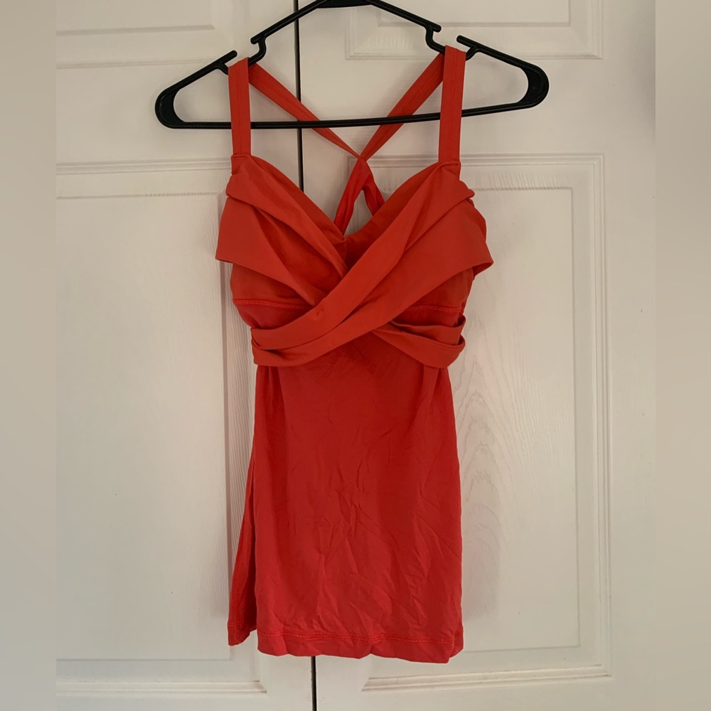 Lululemon workout tank size 8